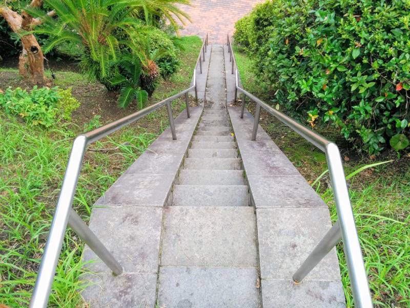 多賀山公園 東郷元帥像への階段