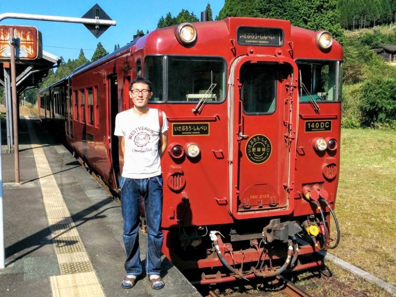 いさぶろう・しんぺい-矢岳駅にて記念撮影2.jpg いさぶろう しんぺい 矢岳駅にて記念撮影2