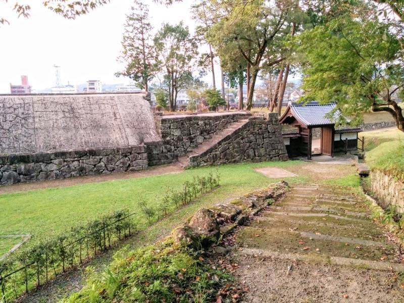 人吉城跡-堀合門内から.jpg 人吉城跡 堀合門内から