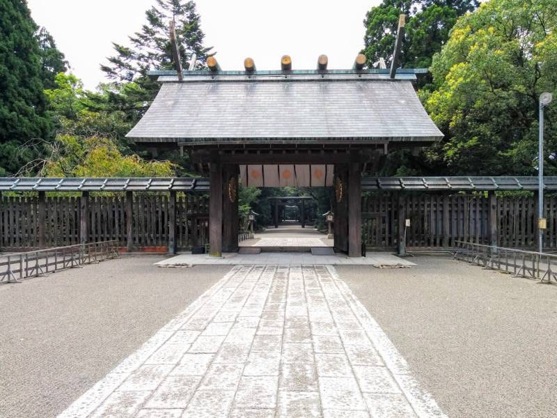 宮崎神宮-正門3神宮側から.jpg 宮崎神宮 正門3神宮側から