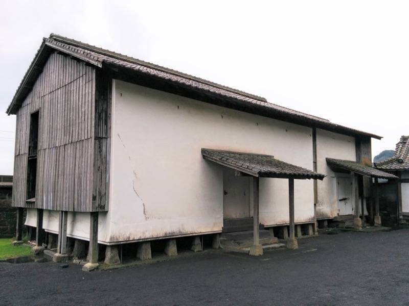 仙巌園 正門左手の倉