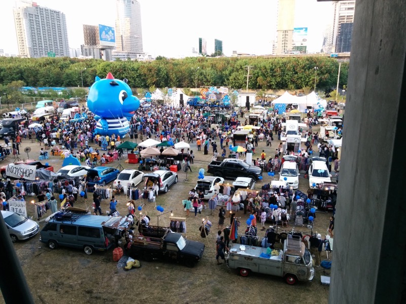 マッカサン駅付近のバザー.jpg マッカサン駅付近のバザー