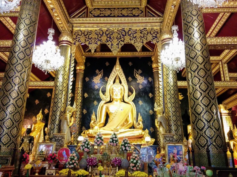 10チンナラート仏