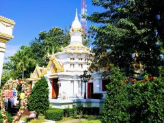 サーン プラ メー ヤーはラームカムヘーン大王の母を祀る祠｜タイ スコータイ