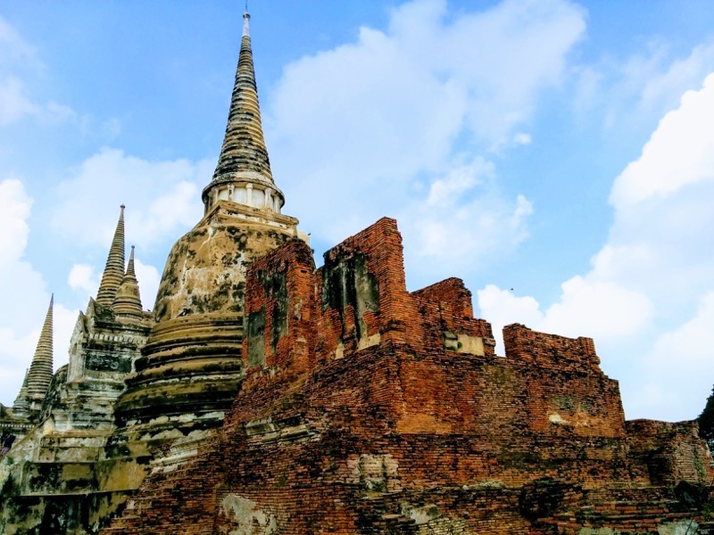 47横から見た三仏塔.jpg 47横から見た三仏塔