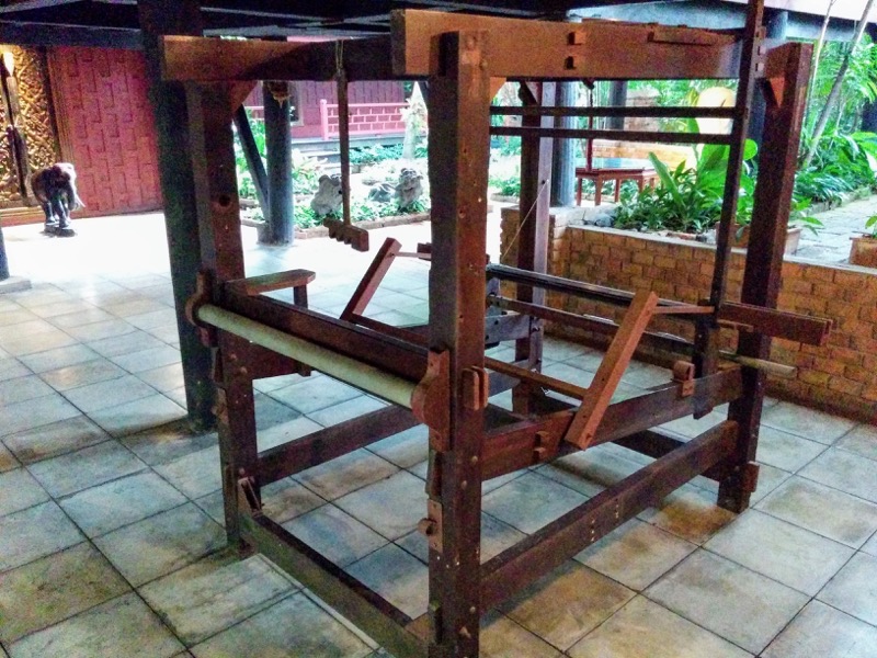 37機織り機.jpg 37機織り機