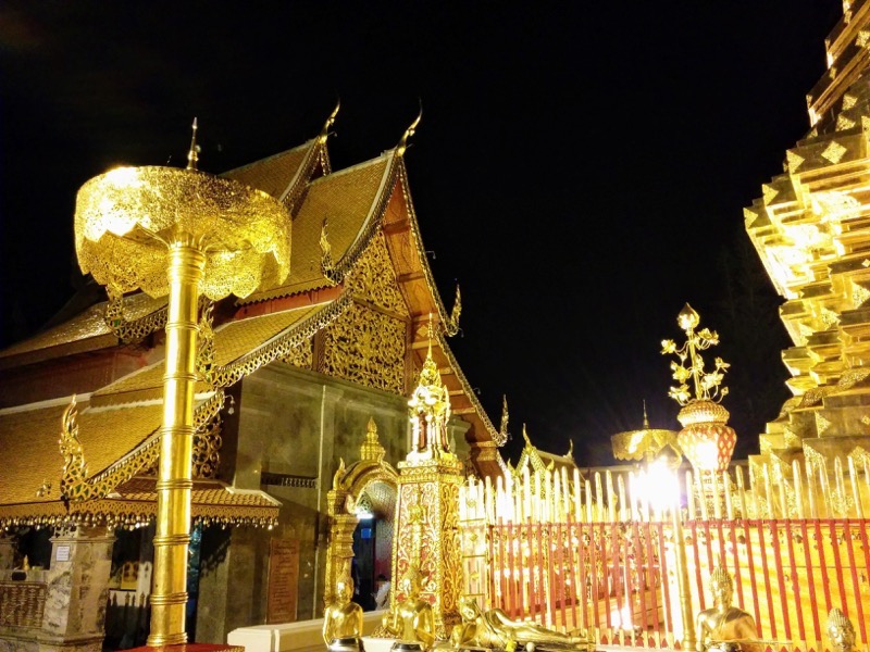 20内院から見たお堂