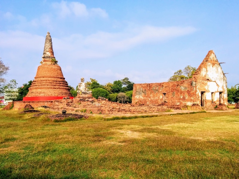 16チェディと本堂.jpg 16チェディと本堂