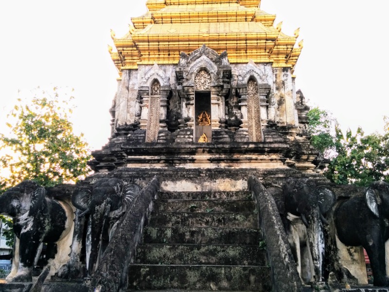 17チェディの仏像