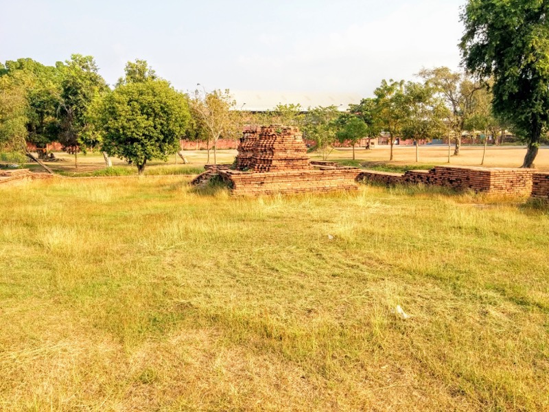 12周囲の建物跡.jpg 12周囲の建物跡