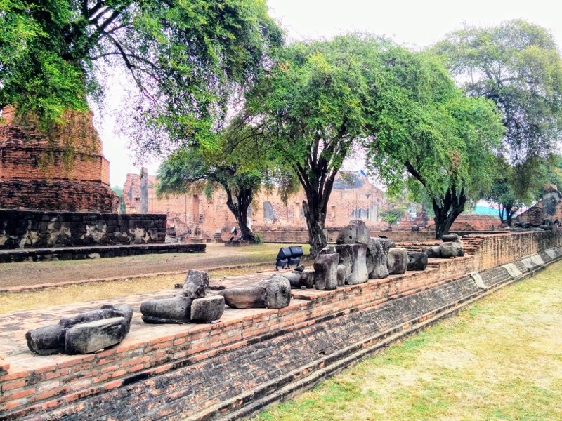 08基壇の仏像.jpg 08基壇の仏像