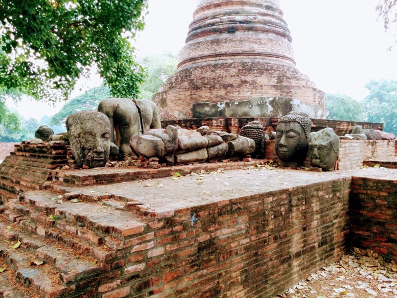 12基壇の仏像.jpg 12基壇の仏像