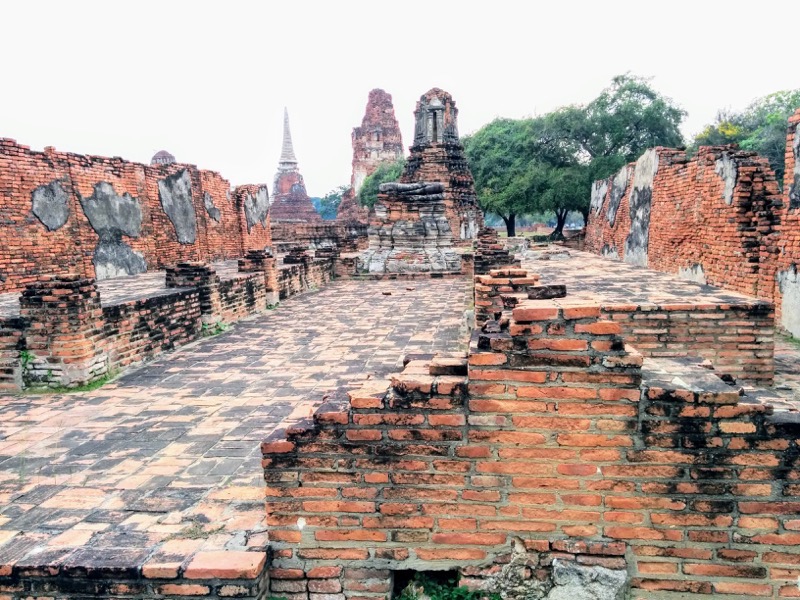 20右側の礼拝堂