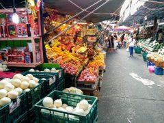 バンコクらしさを感じれるクロントゥーイ市場｜タイ