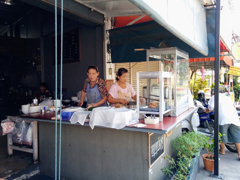 20調理場が道路に面している3.jpg 20調理場が道路に面している3