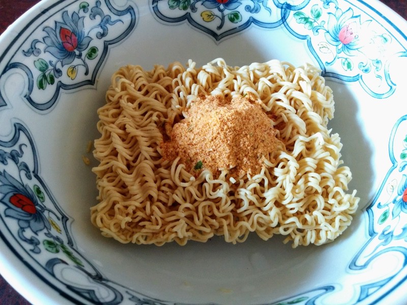 24インスタントラーメン赤５