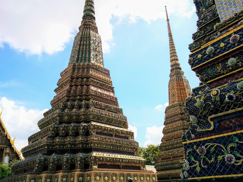 25四色の仏塔４