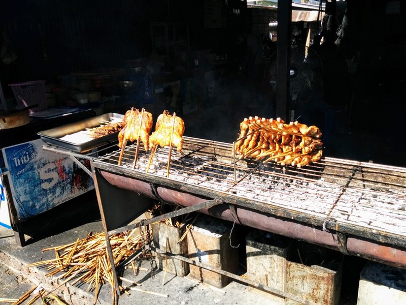 25下ごしらえを道路沿いに置いている.jpg 25下ごしらえを道路沿いに置いている