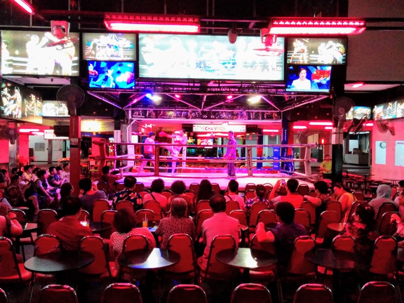 05ウォーキングストリート夜