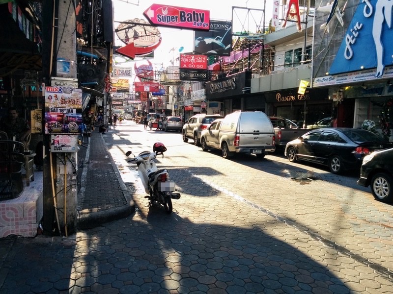 05ウォーキングストリート昼