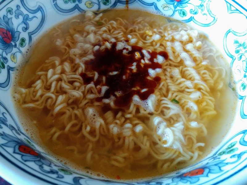 27インスタントラーメン赤８