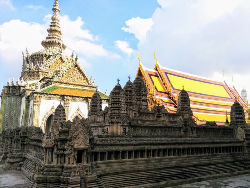 12アンコール ワットの模型