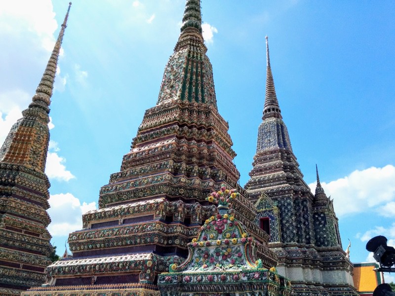 24四色の仏塔３