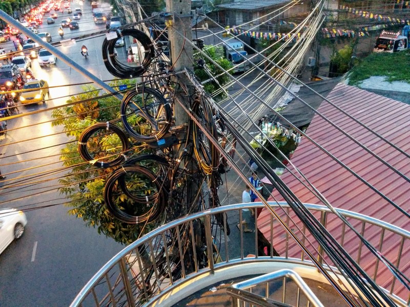 29ゴチャゴチャな電線3.jpg 29ゴチャゴチャな電線3