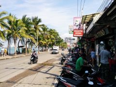 パタヤのメイン通りビーチロード｜タイ