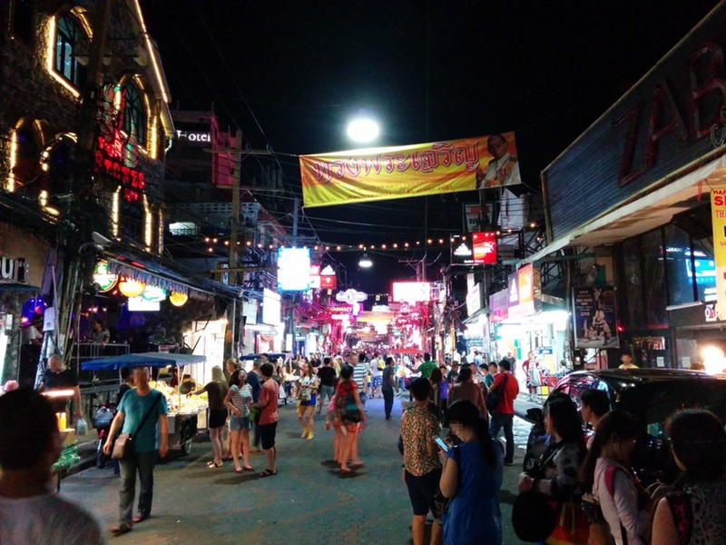 03ウォーキングストリート夜