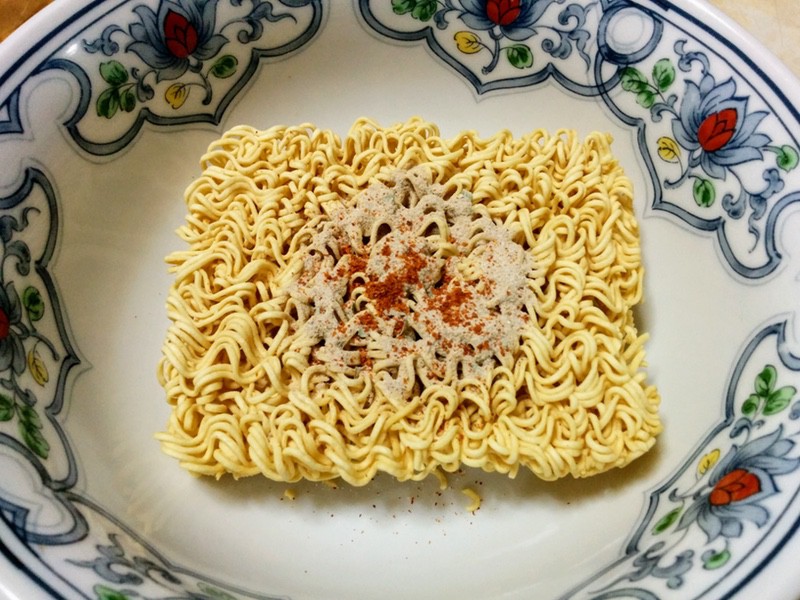 33インスタントラーメン緑５