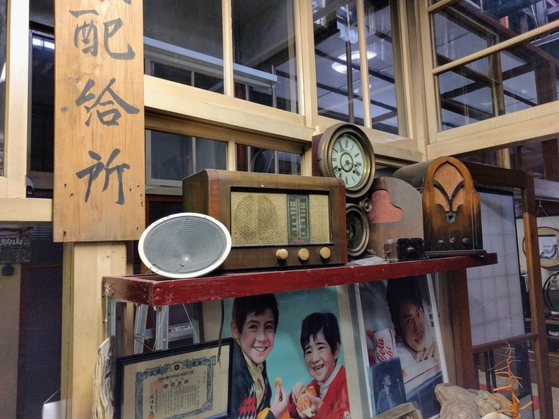 16昔のラジオ