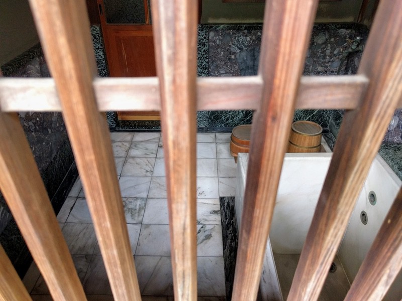 20大理石の風呂場