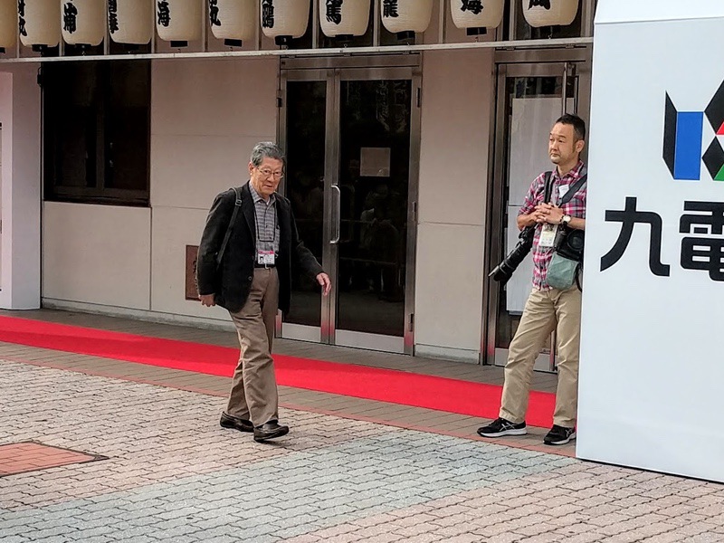 会場入り2016 17杉山さん