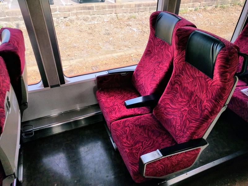 04座席.jpg 04座席