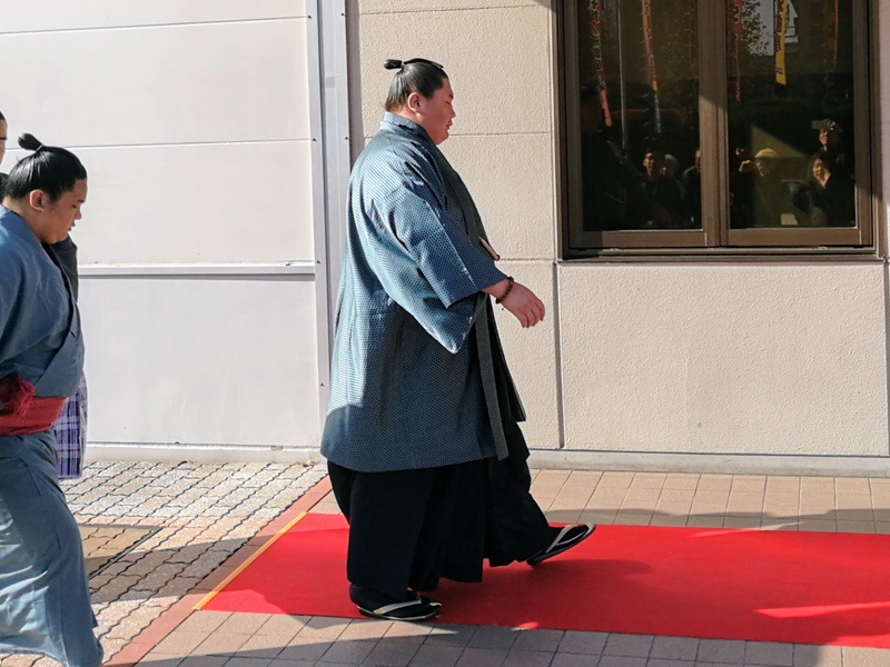 会場入り2017-13逸ノ城.jpg 会場入り2017 13逸ノ城