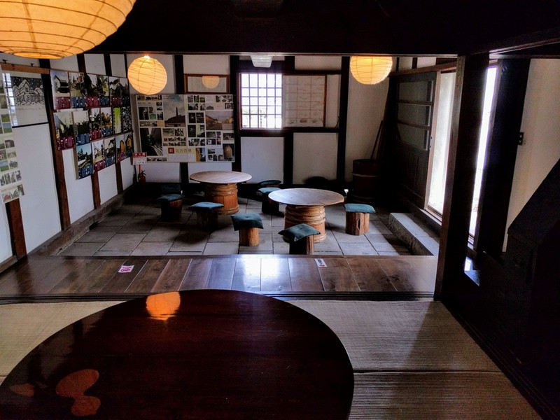 07蔵の中 休憩室