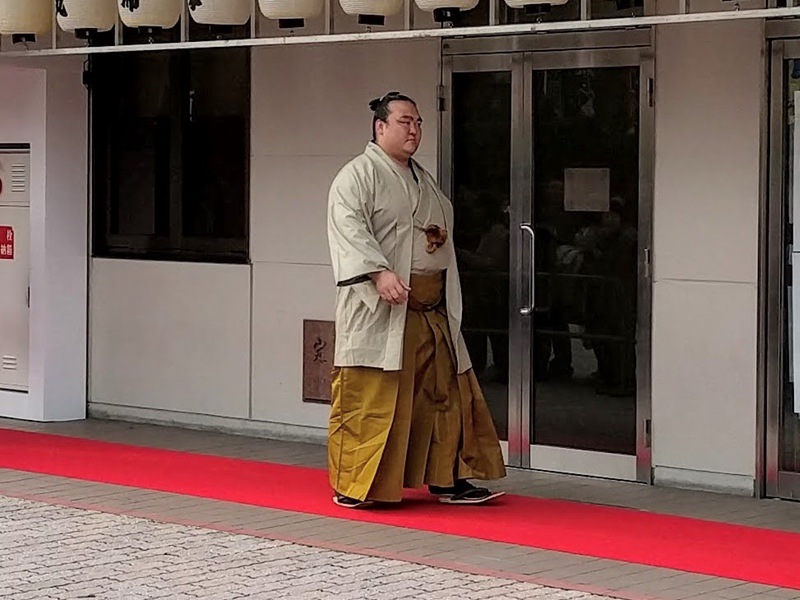 会場入り2016 14稀勢の里