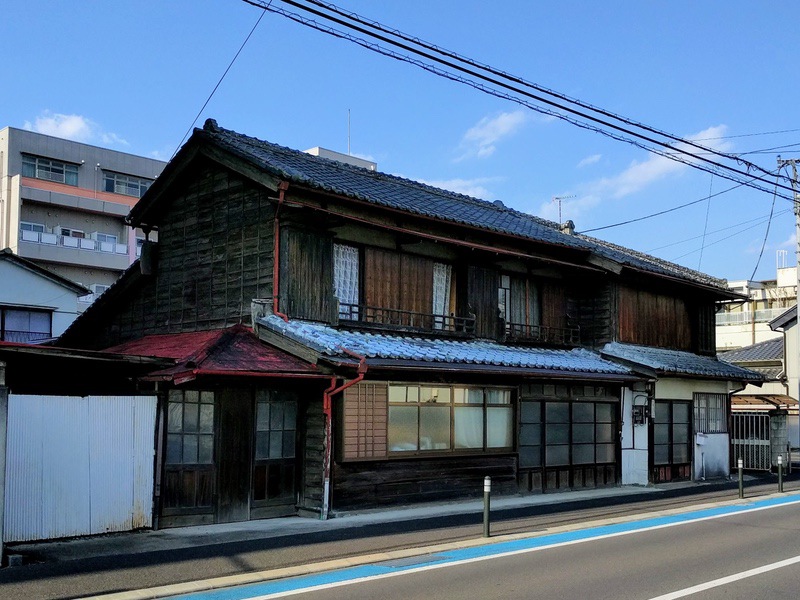 古い建物 古い建物