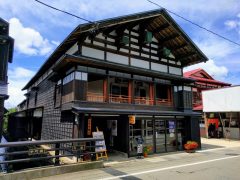 住居が丸ごと蔵造り！佐藤又六家｜秋田県横手市増田
