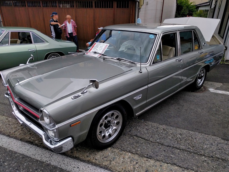 クラシックカー9グロリアスーパーデラックス