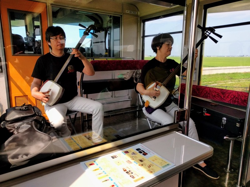 13津軽三味線生演奏.jpg 13津軽三味線生演奏