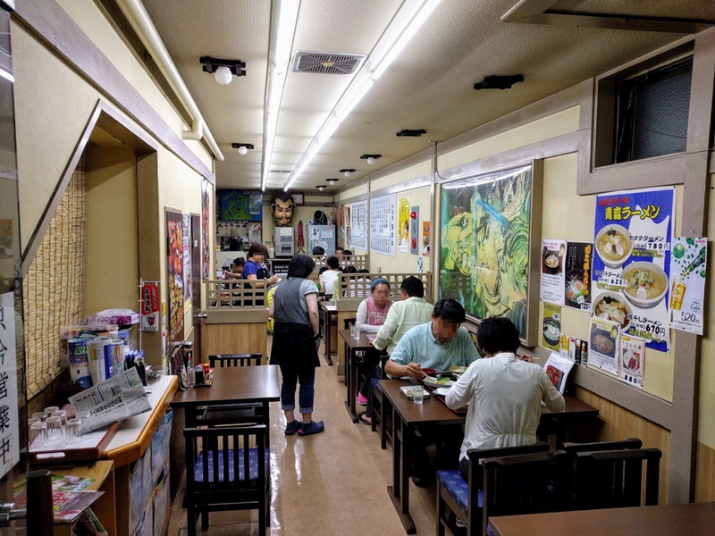 04店内