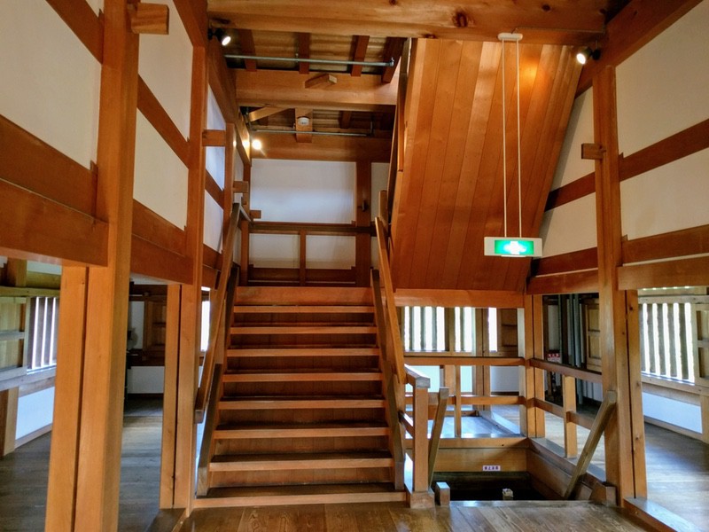 28天守閣二階階段