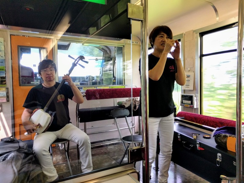 14津軽三味線生演奏.jpg 14津軽三味線生演奏