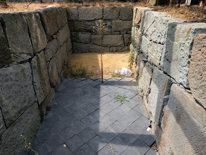 10穴蔵状遺構.jpg 10穴蔵状遺構