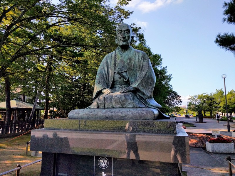 02上杉鷹山公像.jpg 02上杉鷹山公像