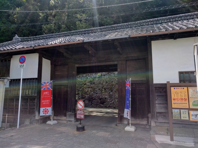 01桑折氏武家長屋門