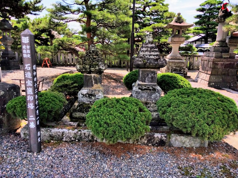 22石造宝篋印塔.jpg 22石造宝篋印塔
