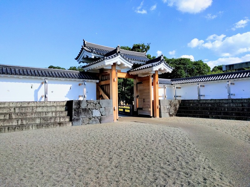 14本丸一文字門